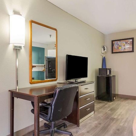 Econo Lodge Inn&Suites I-65 Brooks Esterno foto